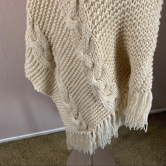 White House Black Market Poncho Shawl One Size - Picture 6 of 11